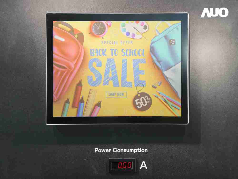 PG国际展示胆固醇液晶超低耗能户外全彩显示器，，ChLC（胆固醇液晶）以双稳态技术使静态显示零功耗，，，具省电、、、、高彩度、、、、环保的特性，，，，还整合软硬件系统解决方案，，，可透过单一云端平台管理